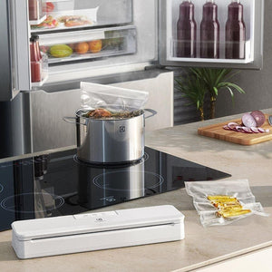 Seladora a Vácuo Electrolux Portátil 220V Branca